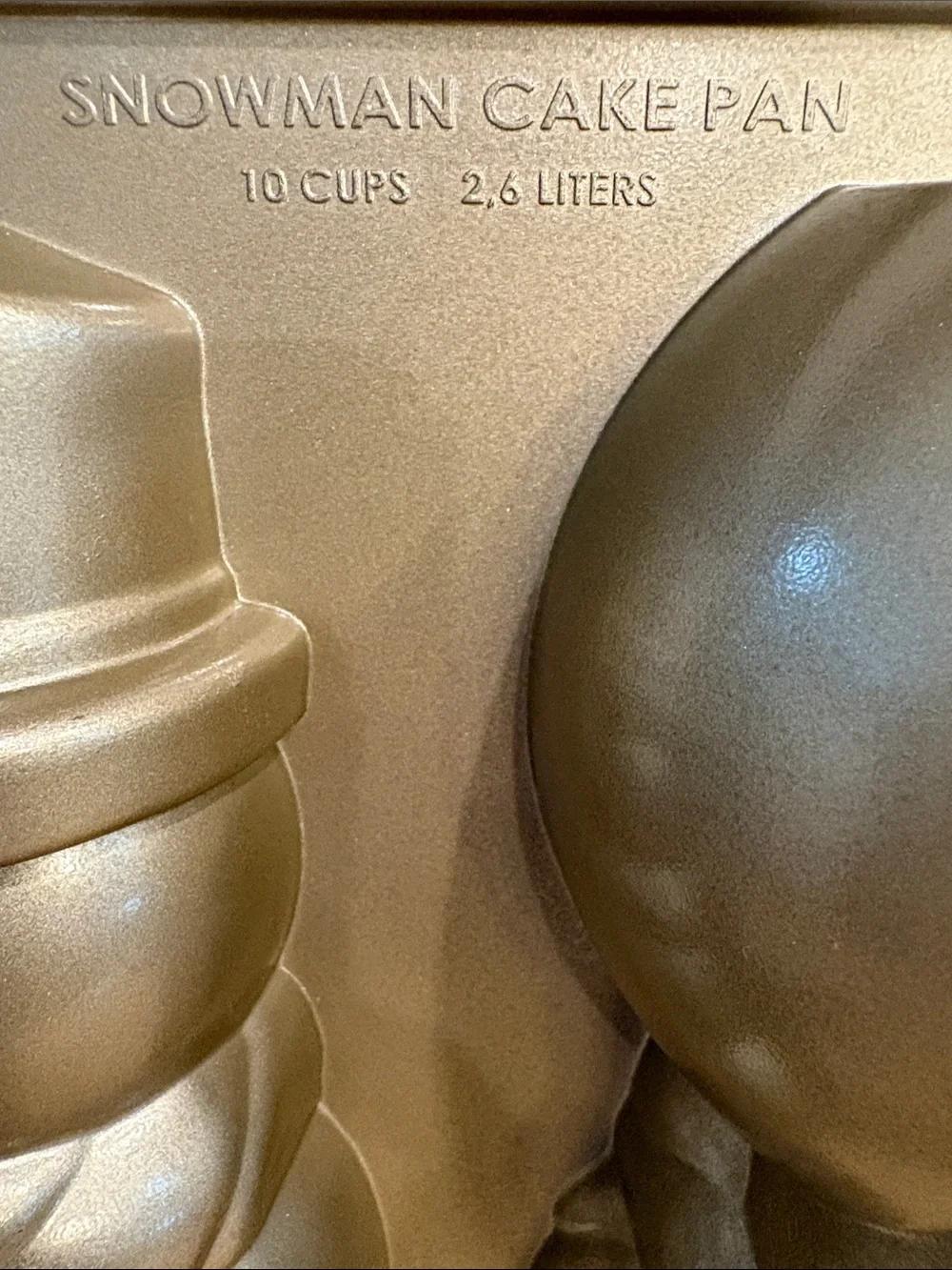 Nordic Ware Snowman Cake Pan - 2-Section Mold never used